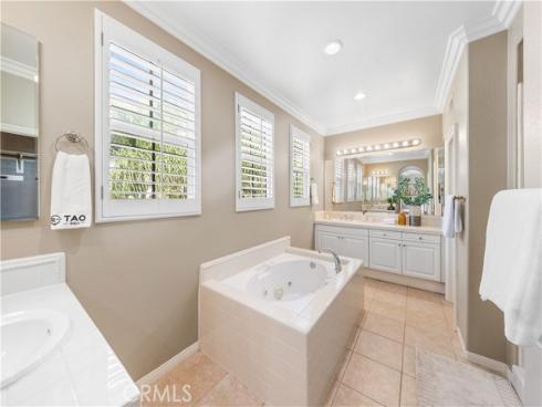 23  Vacaville  , Irvine, CA