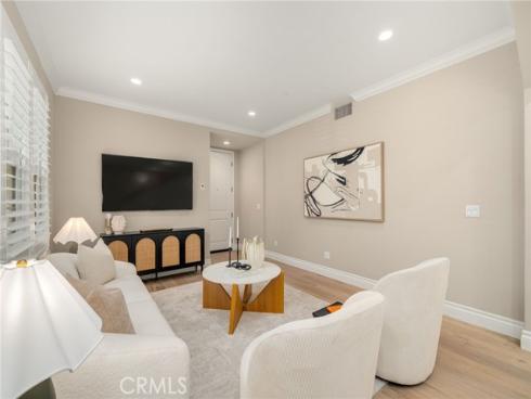 56  Strawberry  , Irvine, CA