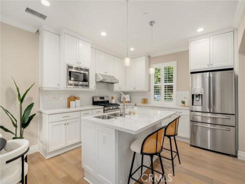 56  Strawberry  , Irvine, CA