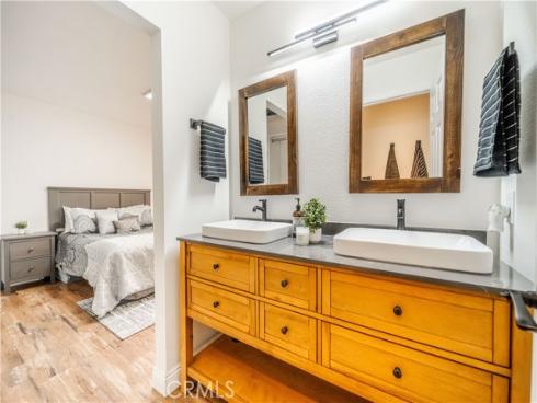 46  Echo  16  Run, Irvine, CA