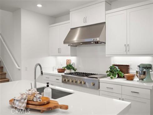 312  Merit  , Irvine, CA