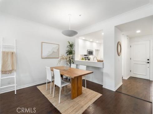 2233  Martin  216 , Irvine, CA