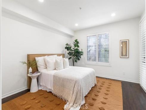 2233  Martin  216 , Irvine, CA