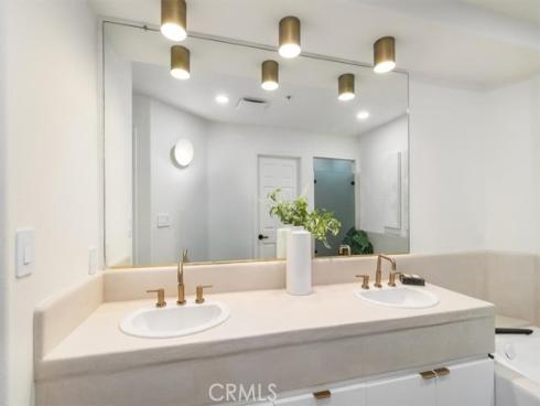 2233  Martin  216 , Irvine, CA