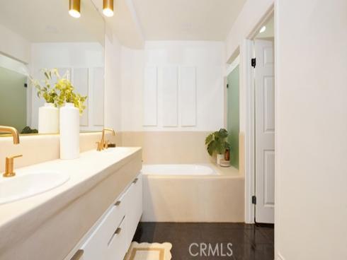 2233  Martin  216 , Irvine, CA