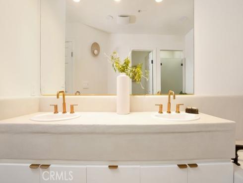 2233  Martin  216 , Irvine, CA