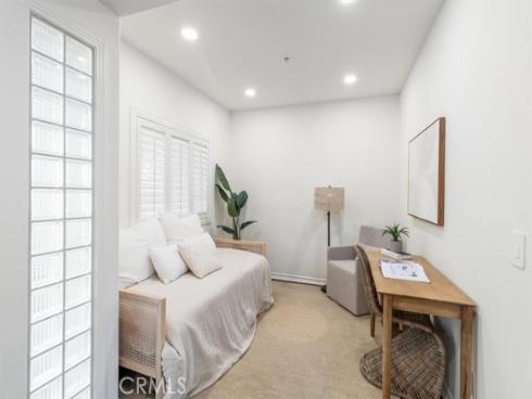 2233  Martin  216 , Irvine, CA