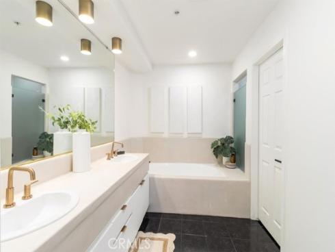 2233  Martin  216 , Irvine, CA