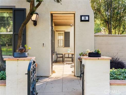 38  Upperbend  , Irvine, CA