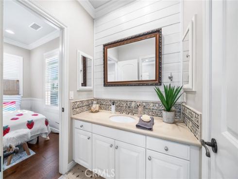 38  Upperbend  , Irvine, CA