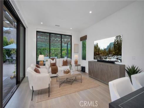 343  Paradiso  , Irvine, CA