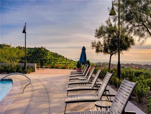 343  Paradiso  , Irvine, CA