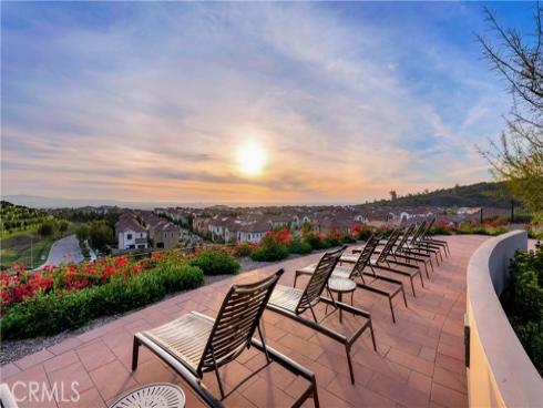 343  Paradiso  , Irvine, CA