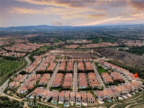 343  Paradiso  , Irvine, CA