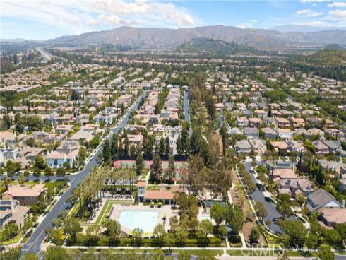 51  Olivehurst  , Irvine, CA