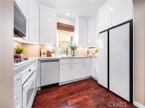 49  Canal  , Irvine, CA