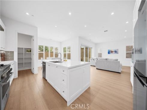 118  Glydon  , Irvine, CA