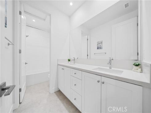 118  Glydon  , Irvine, CA