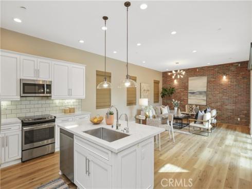 245  Follyhatch  , Irvine, CA