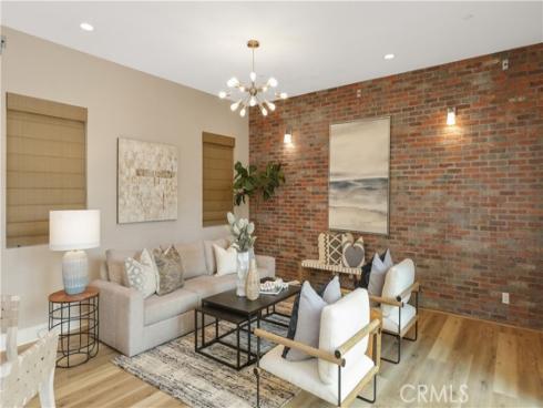 245  Follyhatch  , Irvine, CA