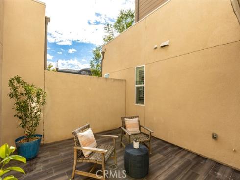 245  Follyhatch  , Irvine, CA