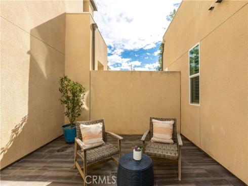 245  Follyhatch  , Irvine, CA