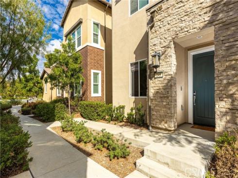 245  Follyhatch  , Irvine, CA