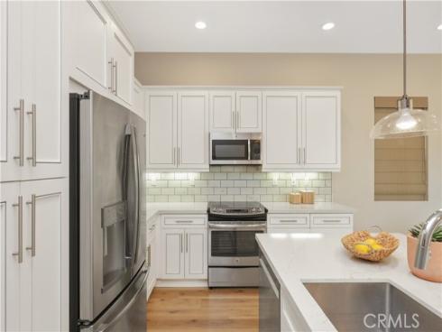 245  Follyhatch  , Irvine, CA