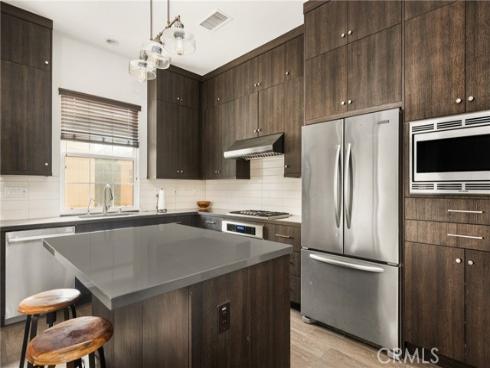 119  Strawberry  , Irvine, CA