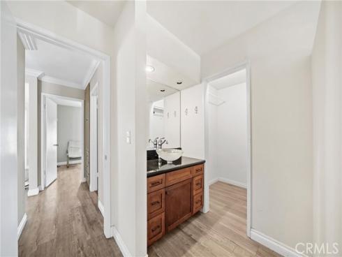 63  Streamwood  , Irvine, CA