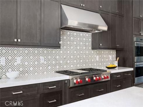 113  Pixel  , Irvine, CA