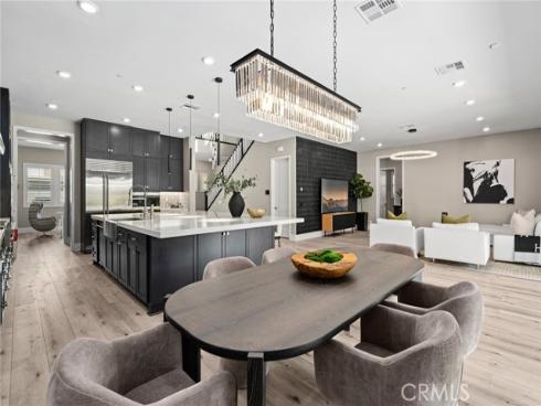 113  Pixel  , Irvine, CA