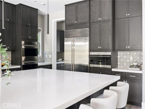 113  Pixel  , Irvine, CA