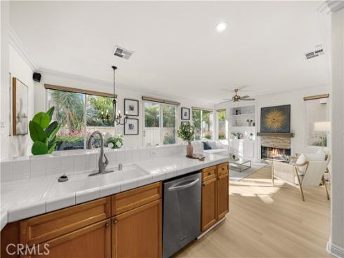 9  Santa Luzia Aisle  , Irvine, CA