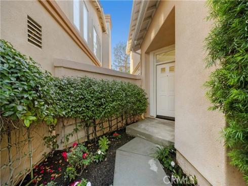 9  Santa Luzia Aisle  , Irvine, CA