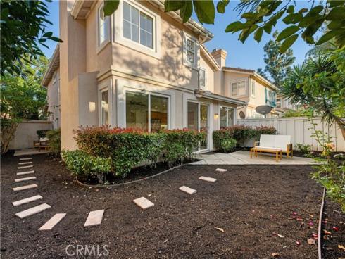 9  Santa Luzia Aisle  , Irvine, CA