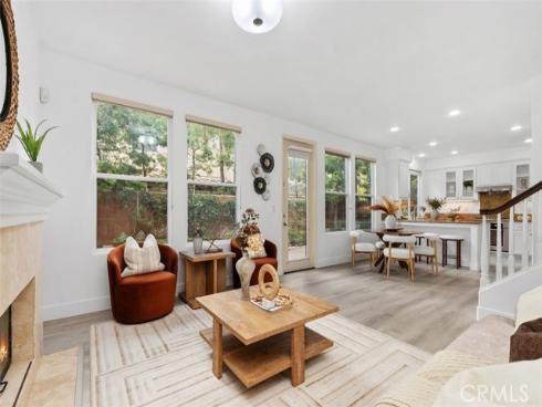 31  Dinuba  , Irvine, CA