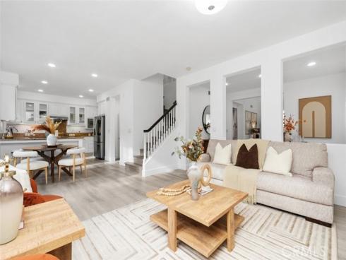 31  Dinuba  , Irvine, CA