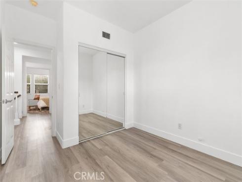 31  Dinuba  , Irvine, CA