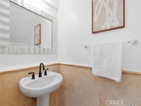 31  Dinuba  , Irvine, CA