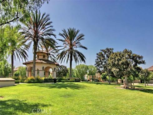 31  Dinuba  , Irvine, CA