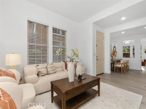 31  Dinuba  , Irvine, CA