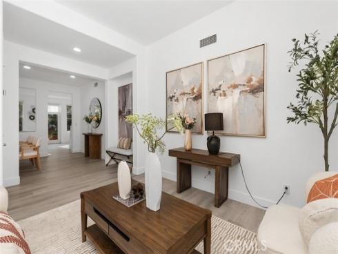 31  Dinuba  , Irvine, CA