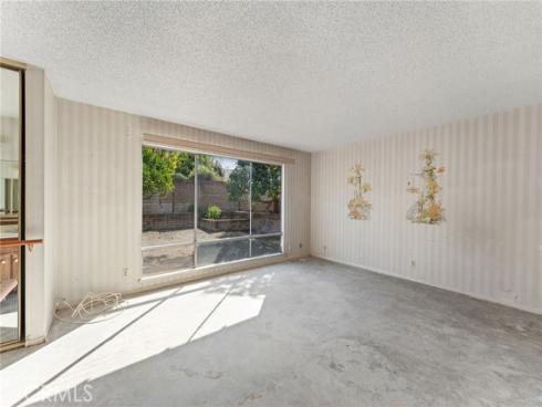 15422  Alsace  , Irvine, CA