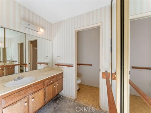 15422  Alsace  , Irvine, CA