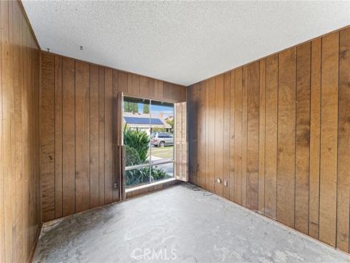 15422  Alsace  , Irvine, CA