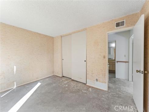 15422  Alsace  , Irvine, CA