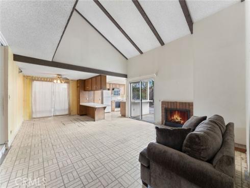 15422  Alsace  , Irvine, CA