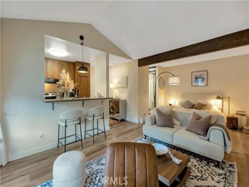 174  Streamwood  , Irvine, CA