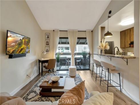 174  Streamwood  , Irvine, CA